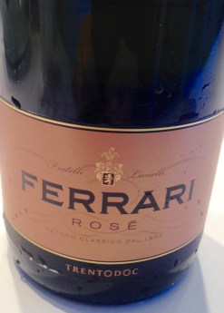 Rosévinsprovning hos Vingruppen.